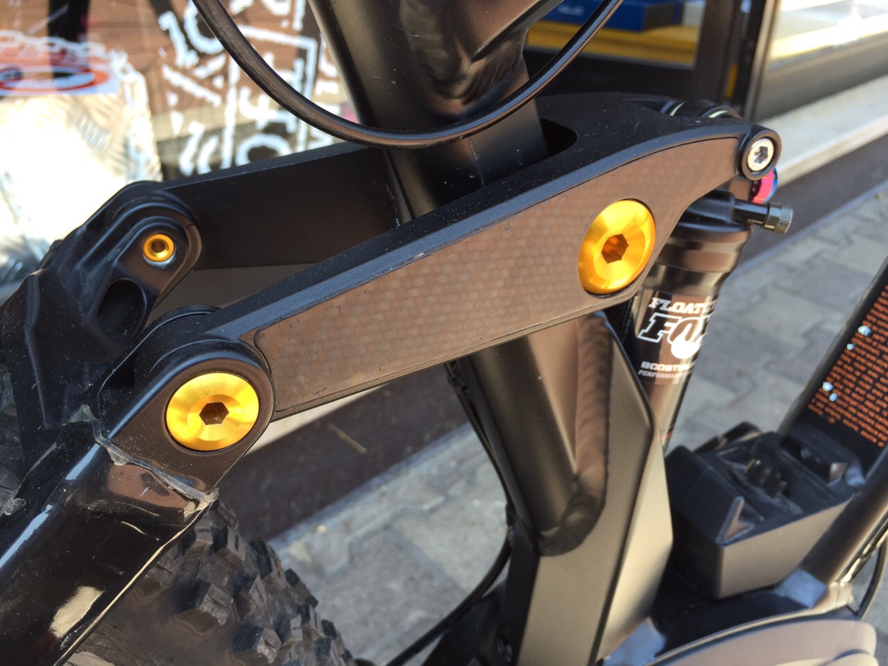 moustache carro tecnobiketerni